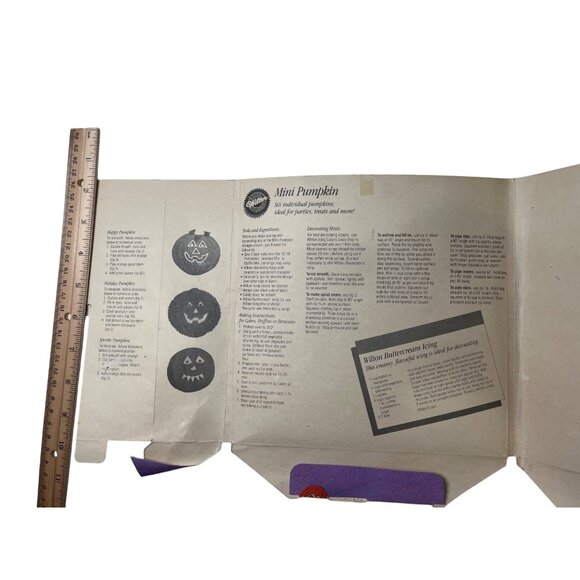 Wilton 1983 Mini Pumpkin Cake Pan 6-Cavity Halloween Baking Mold Vintage Aluminu - Picture 7 of 7